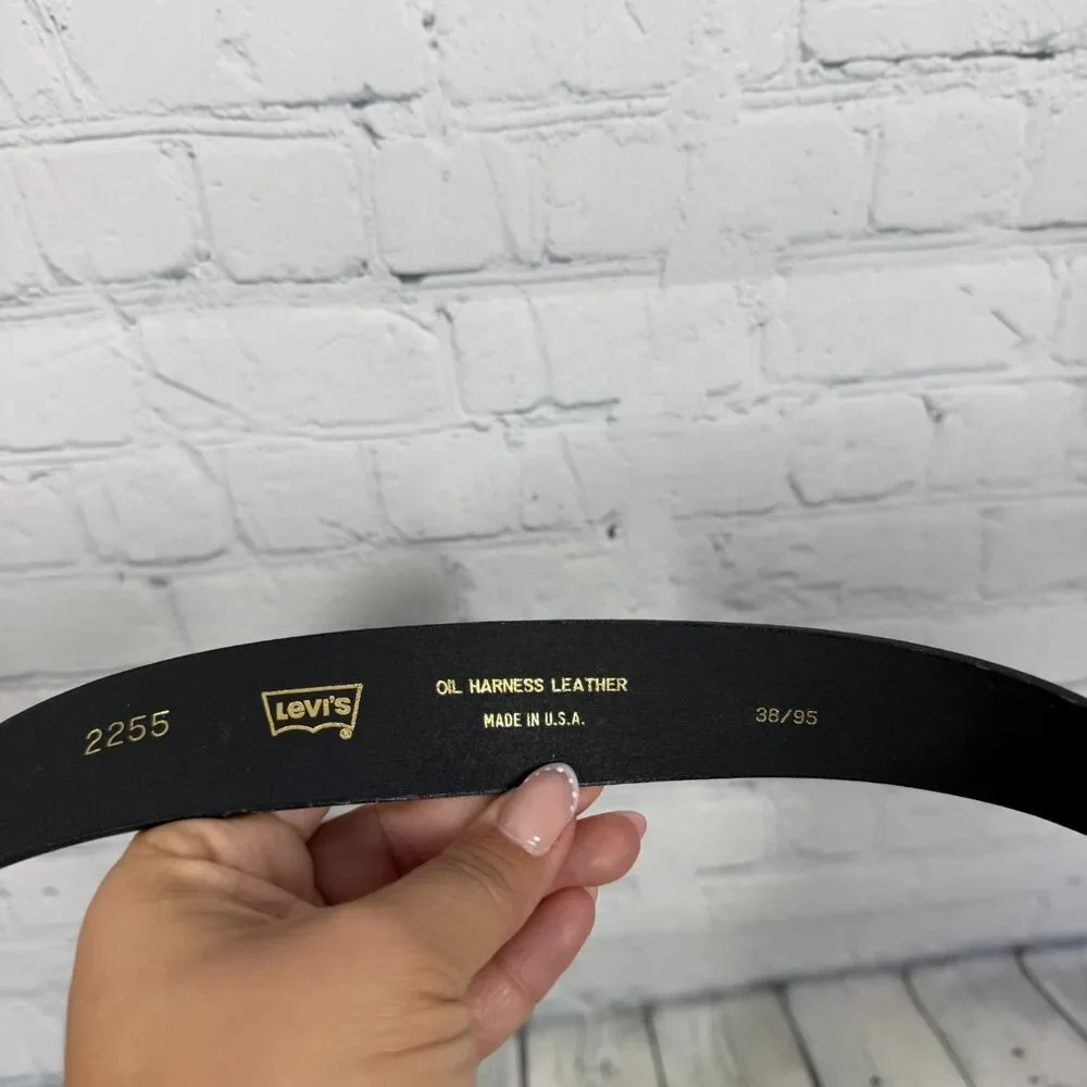 Levis Black Belt Men's Size 38 Sturdy Leather 1.5